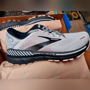 Brooks Women's Adrenaline GTS22 running shoes, grey/rose/black color .